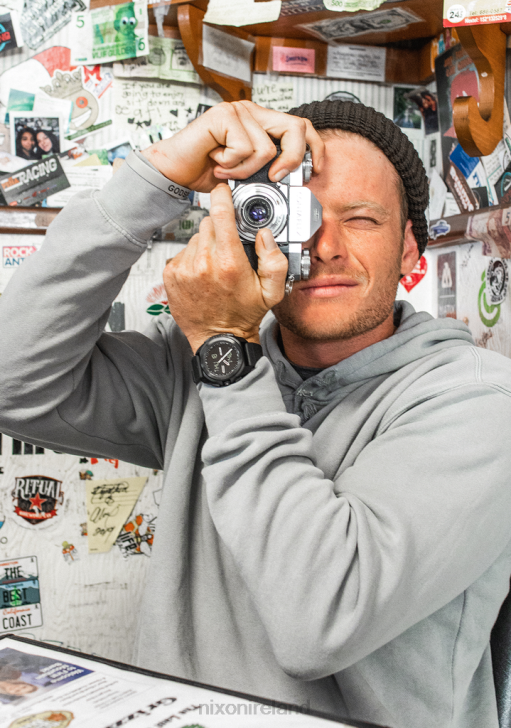 Watch IE Nixon Ripley Black 688T190